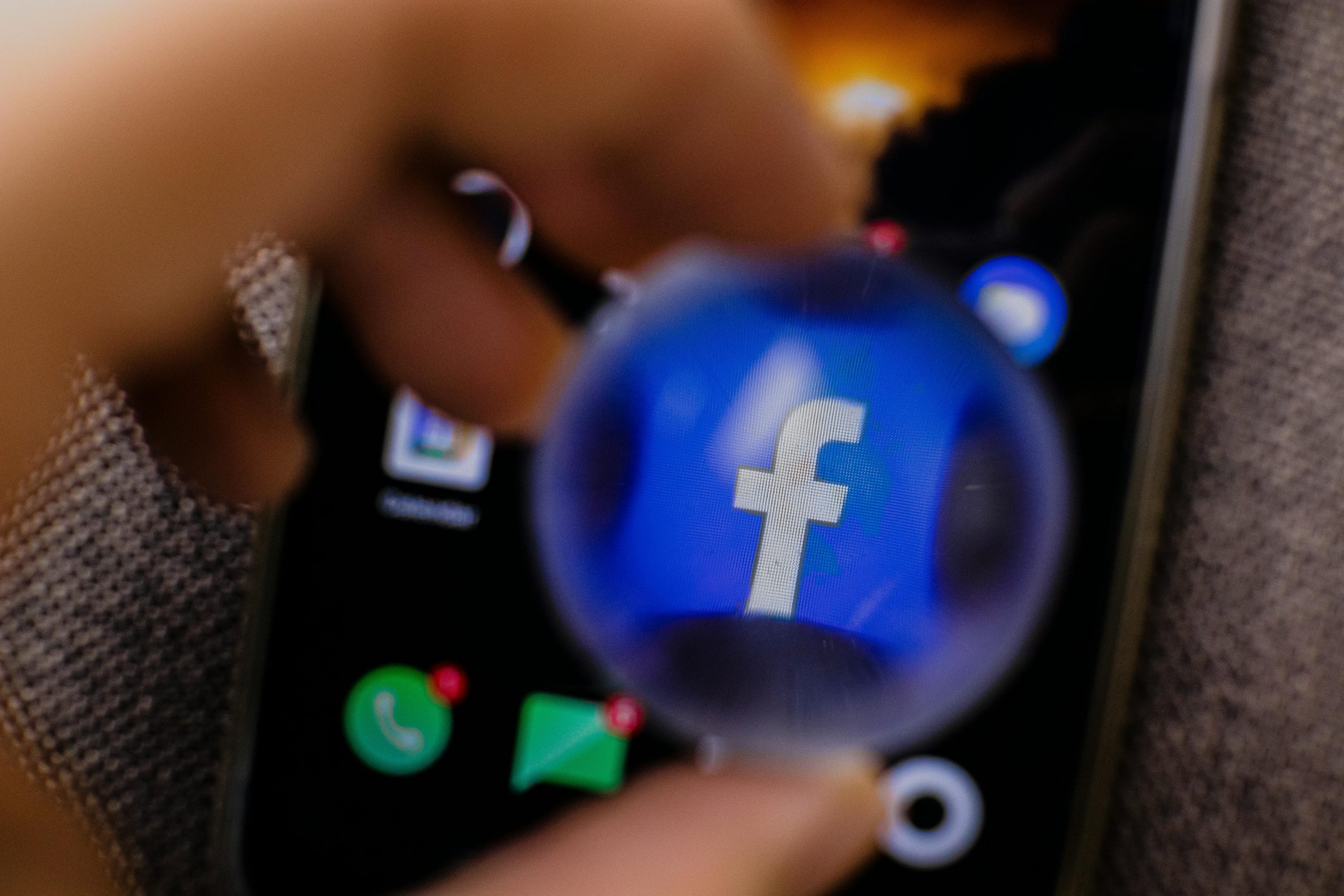Smart & Secure: A Practical Guide to Buying and Selling on Facebook Marketplace